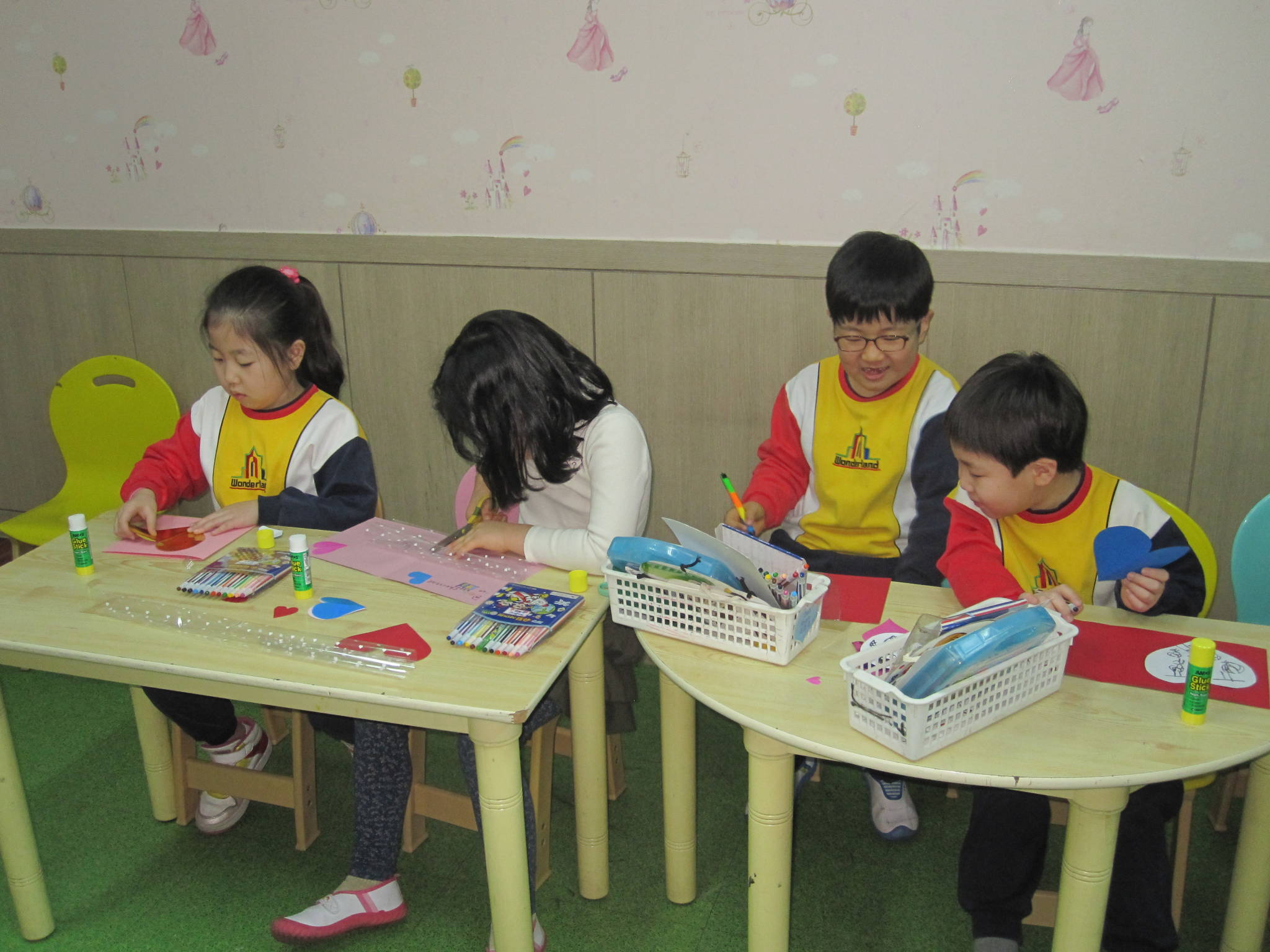 Teaching English to Children Begin Classes with the Same